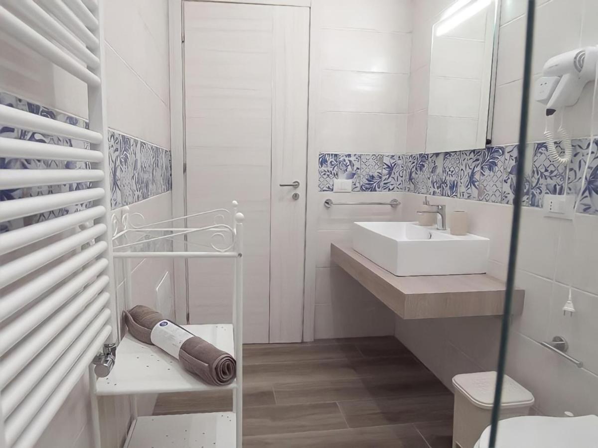 Garibaldi Rooms 29 - Piazza Marina A Palermo - In Pieno Centro. Bagian luar foto